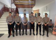 Subsatgas PAM Kantor Pemilu, melakukan Pengamanan di Kantor KPU Provinsi Riau, selama Tahap Perhitungan Suara
