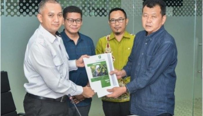 Komisi II DPRD Bengkalis dan Kadis DLH Bengkalis melakukan Diskusi Bersama Kementerian PUPR