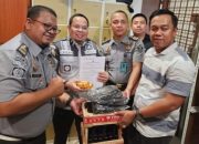 Polda Riau Serah Terimakan Senpi Beserta Amunisi ke 5 Lapas Dan Rutan di Riau