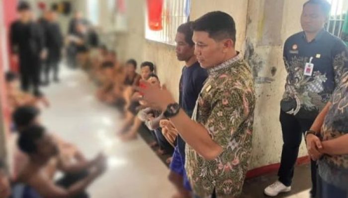 Lakukan Razia Blok Hunian WBP, Petugas Lapas Pekanbaru Lakukan Deteksi Dini Selama Bulan Suci Ramadhan
