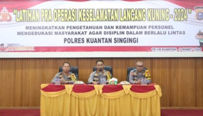 Kapolres Kuansing melaksanakan pembukaan Lat Pra Ops Keselamatan Lancang Kuning Tahun 2024