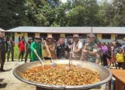 Perkuat Rasa Persatuan dan Kesatuan, Pangdam Kasuari dan Ketua Persit KCK Ikut Serta Dalam Demo Masak Bertajuk “Kuali Merah Putih” di Warmare