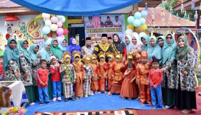 Pj Bupati Kampar Resmikan TK Negeri 01 Desa Salo