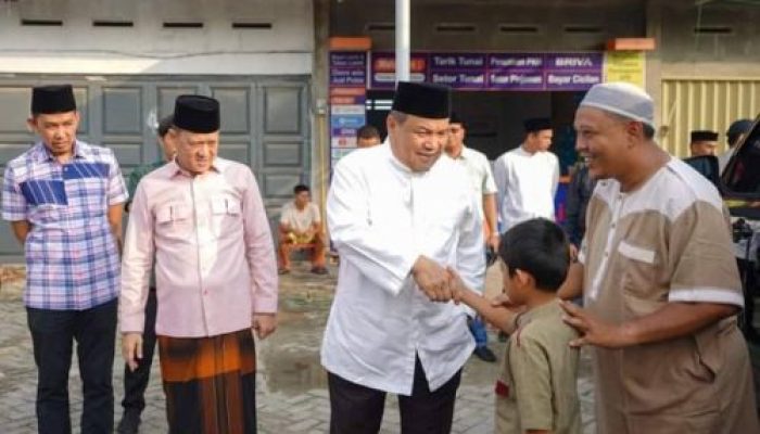 Pj Gubri dan Pj Bupati Kampar Tinjau Jalan Rusak di Desa Tarai Bangun Sebelum Melaksanakan Safari Ramadhan