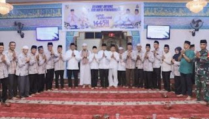 Lakukan Safari Ramadhan, Pj Walikota Pekanbaru Muflihun Buka Puasa Bersama Masyarakat di Masjid Al-Ikhlas Marpoyan Damai