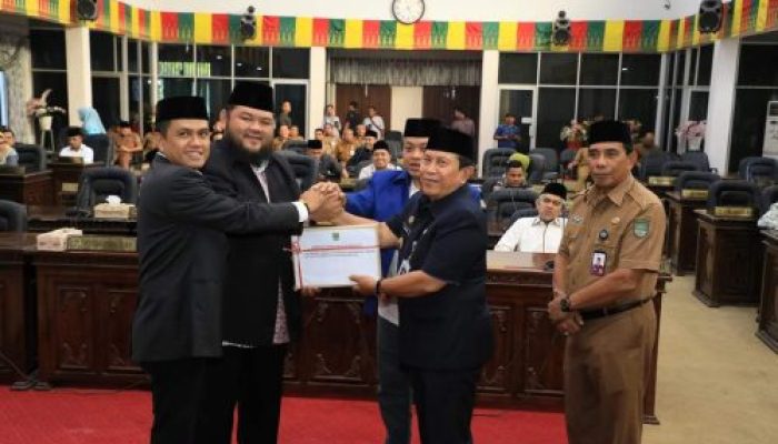 Rapat Paripurna DPRD Rokan Hulu Terkait Penyampaian LKPJ Pemkab Rohul TA. 2023 dan Pandangan Fraksi