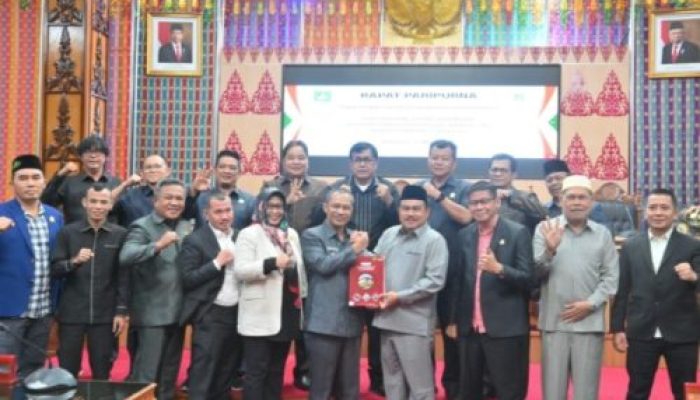 Rapat Paripurna Fraksi-Fraksi DPRD Bengkalis Bersama Pemkab Bengkalis Terkait Penyampaian LKPJ TA. 2023