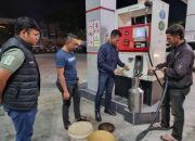 Memastikan Tidak Ada Kecurangan, Sat Reskrim Polresta Pekanbaru Memberikan Himbauan Kepada Pemilik dan Pekerja SPBU