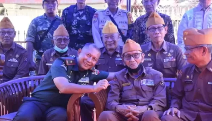 Rangkaian HUT Ke-65 Korem 031/WB, Danrem 031/WB Laksanakan Anjangsana Kepada Veteran dan Warakawuri