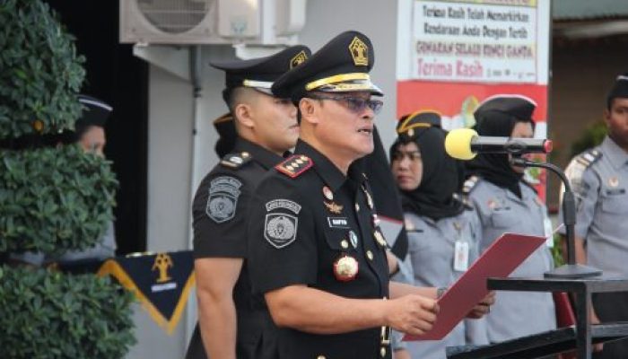 Kalapas Kelas IIA Pekanbaru Pimpin Apel Pagi dan Kenaikan Pangkat Pegawai di Lapas Kelas IIA Pekanbaru