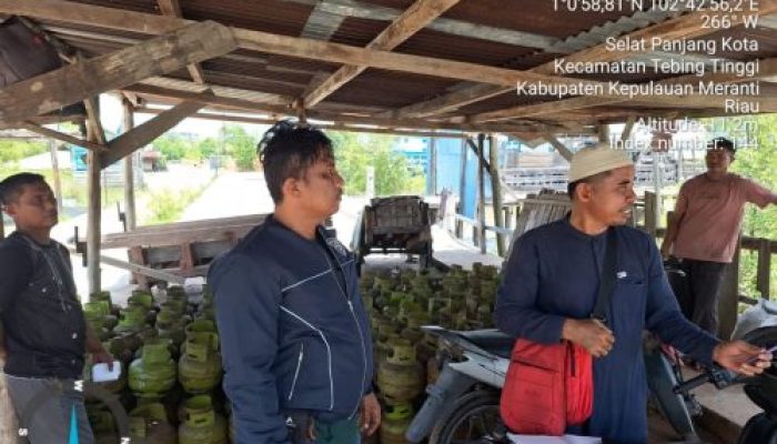 Satreskrim Polres Kepulauan Meranti Lakukan Peninjauan dan Pengecekan Gas LPG 3 Kg Guna Cegah Penyimpangan dan Kelangkaan