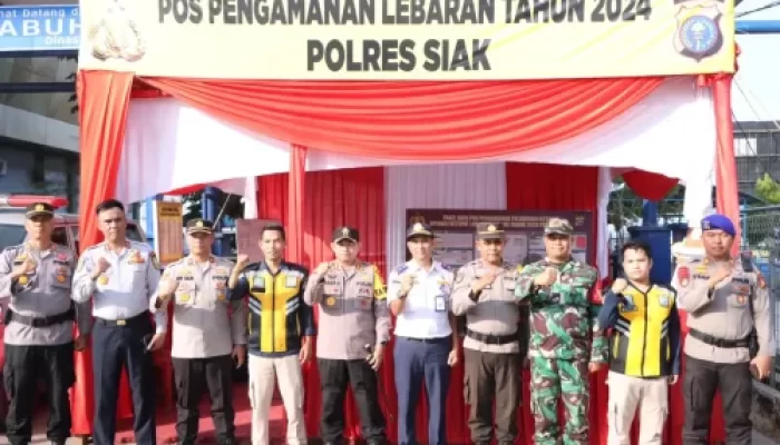 Pastikan Berikan Pelayanan Terbaik Kepada Masyarakat, Kapolres Siak Lakukan Tinjauan Ke Beberapa Pospel dan Pospam Idul Fitri 1445 H/ 2024 M di Siak