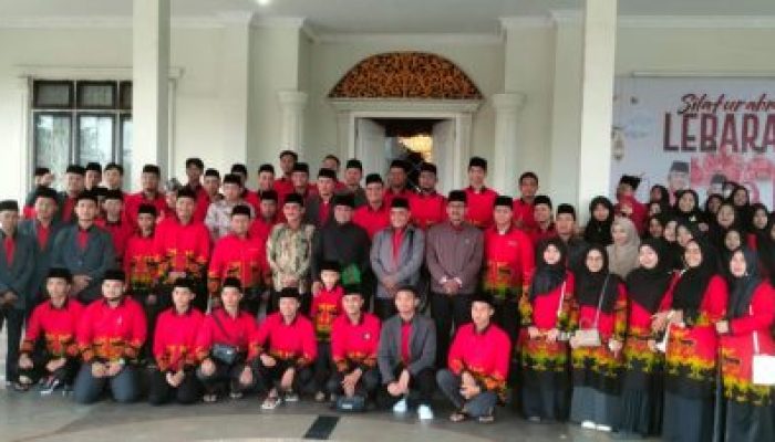 Bupati Pelalawan Melepas Keberangkatan Kafilah Pelalawan Menuju MTQ Ke-42 Provinsi Riau Di Kota Dumai