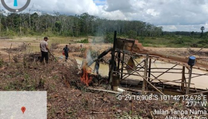 Pemusnahan 3 Unit PETI Oleh Polsek Kuantan Hilir di Desa Kasang Limau Sundai