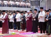 Presiden Jokowi dan Ibu Negara Laksanakan Salat Idulfitri 1445 H di Masjid Istiqlal Bersama Kaesang Pangarep