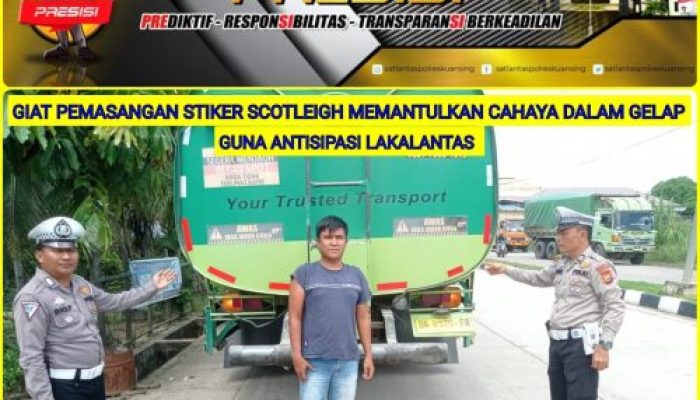 Antisipasi Kecelakaan Pada Kendaraan Angkutan Barang, Sat Lantas Polres Kuansing Laksanakan Kegiatan Pemasangan Sticker Scotlight
