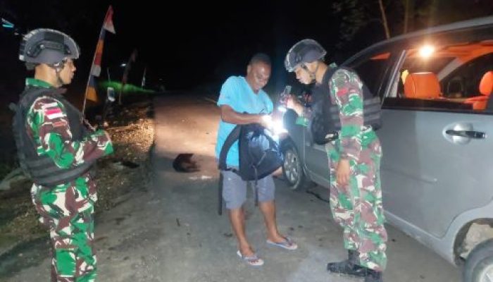 Satgas Pamtas RI-PNG Yonif 122/TS Laksanakan Kegiatan Sweeping di Jalan Lintas Trans Papua Sawiyatami