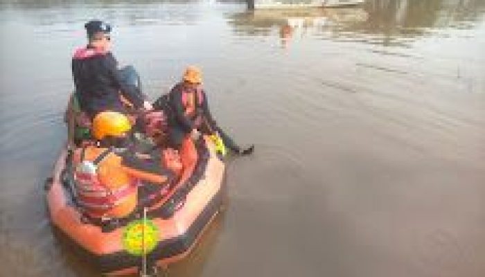 TIM SAR Gabungan Berhasil Menemukan Korban Tenggelam di Sungai Siak Kelurahan Tirta Siak