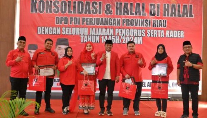 DPD PDI Perjuangan Provinsi Riau Gelar Konsolidasi dan Halal Bihalal Dihadiri Bupati Bengkalis Kasmarni di Ballroom Hotel Aryaduta Pekanbaru