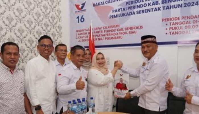 Pilkada Bengkalis 2024, Bacalon Bupati Bengkalis Kasmarni Kembalikan Formulir Pendaftaran Ke DPD Perindo Bengkalis