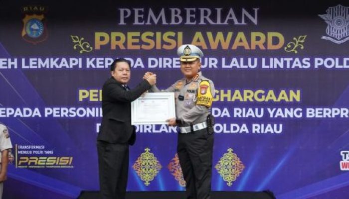 Mebanggakan! Dirlantas Polda Riau Berhasil Raih Pengharagaan Presisi Award Dari Lemkapi