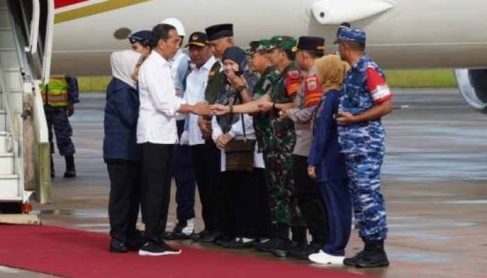 Pangdam I/BB Mayjen TNI Mochammad Hasan Sambut dan Dampingi Langsung Kedatangan Presiden Joko Widodo Tinjau Lokasi Bencana Sumbar