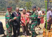 Jelang Purna Tugas, Satgas Pamrahwan Yonif 721/Makkasau Bangun Tugu Salib dan Makkasau Sebagai ‘Kenang-Kenangan’ Untuk Warga