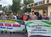 Kapolsek Siak Hulu Bersama PT ABL Laksanakan Kegiatan Jum’at Curhat dan Bakti Sosial di Desa Pangkalan Baru