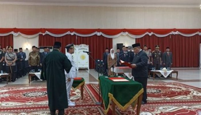 Pj Gubernur Riau Resmi Melantik Risnandar Mahiwa Sebagai Pj Walikota Pekanbaru