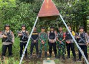 Sinergi Jaga Perbatasan RI-Malaysia, Satgas Pamtas Yonarmed 16 TK dan Satbrimob Sajingan Laksanakan Patroli di Perbatasan Aruk