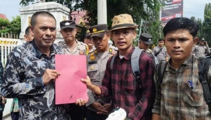 Aksi AMPER di Disdik Provinsi Riau Terkait Anggaran DAK, Minta Kejati Riau Periksa Kabid SMA dan SMK