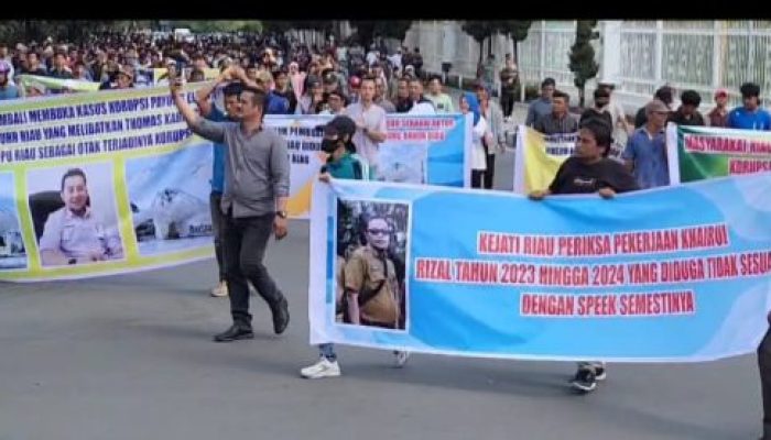 Dugaan Adanya Korupsi di Proyek Payung Elektrik Masjid Agung An-Nur, GPMPPK Gelar Aksi Demo “Desak” Kejati Riau Periksa Dua Pejabat PUPR Riau