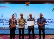 Hadiri Entry Meeting, Direktur PPS JAM Intel-PT KPI Lakukan Penandatanganan Pakta Integritas Pengadaan Minyak Mentah Impor