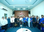 HM Wardan Serahkan Formulir Pendaftaran Pilkada Diiringi Dengan Silat dan Iringan Kompang di kantor DPD Partai Demokrat