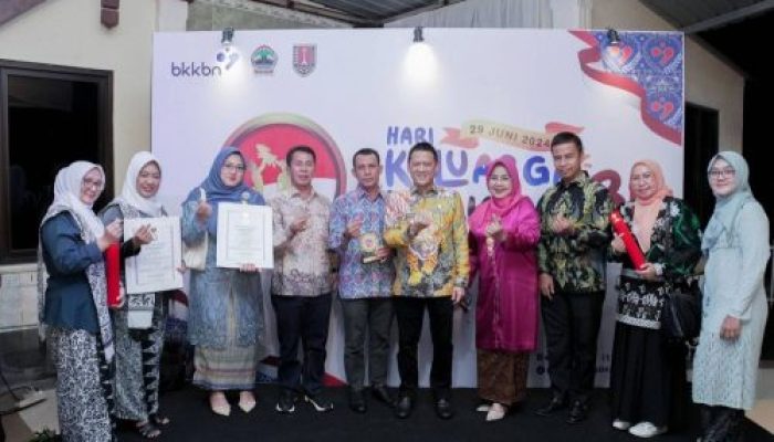 Kabupaten Kampar Raih Penghargaan Bangga Kencana dan Percepatan Penurunan Stunting 2024