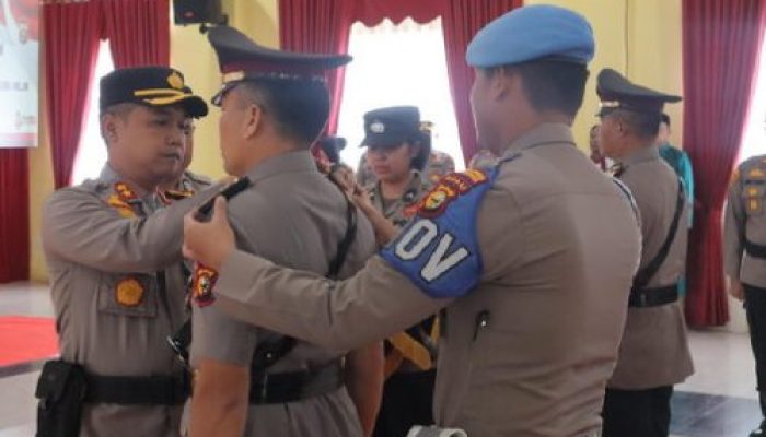 Kapolres Kampar Pimpin Langsung Upacara Sertijab Kasat Samapta dan Kapolsek Kampar Kiri Hilir di Aula Sanika Satyawadah