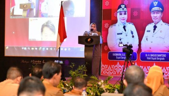 Targetkan Raih Nilai Sangat Baik di SAKIP 2024, Bupati Kasmarni Terapkan Sistem Reward dan Punishment