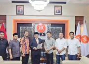 Afrizal Sintong – Setiawan Resmi Terima SK dari DPP PKS sebagai Bacalon Bupati dan Wakil Bupati Rohil