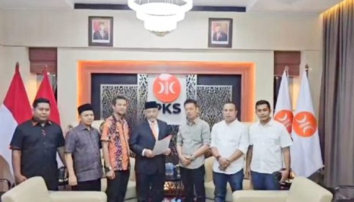 Afrizal Sintong – Setiawan Resmi Terima SK dari DPP PKS sebagai Bacalon Bupati dan Wakil Bupati Rohil