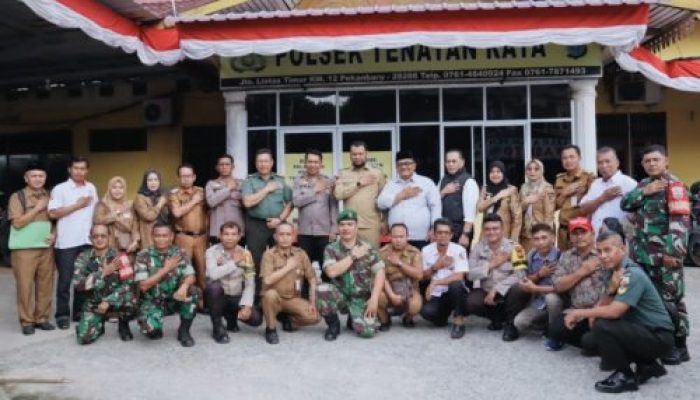 HUT Bhayangkara ke-78, Danramil 05/Sail dan Camat Kulim Beri Surprise Jajaran Polsek Tenayan Raya