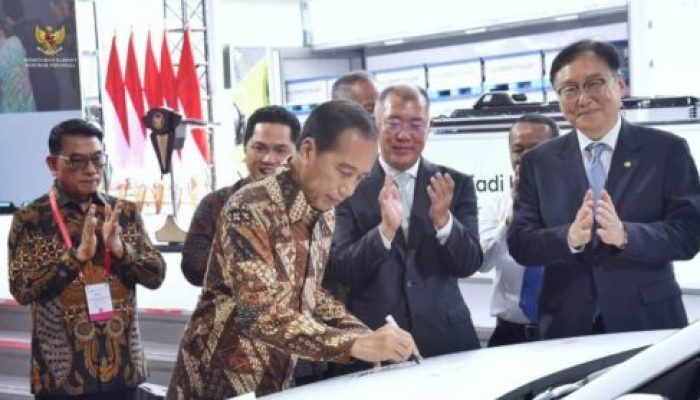 Presiden Jokowi Resmikan Pabrik Sel Baterai EV Pertama dan Terbesar di Asia Tenggara