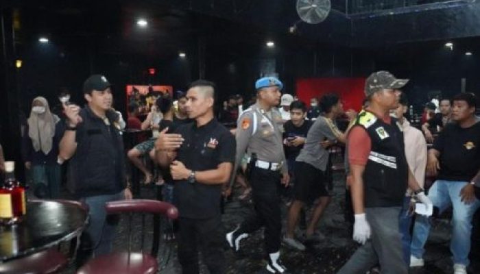 Gelar Razia Tempat Hiburan Malam di Pekanbaru, Diresnarkoba Polda Riau Berhasil Amankan 16 Orang Positif Narkoba