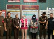 Diduga Rugikan Keuangan Negara 370 Juta Kejari Kampar Jebloskan Dua Tersangka Kasus Dana BOK Puskesmas Rumbio Jaya