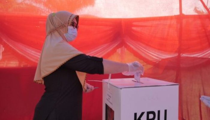 Pasca Putusan MK, KPU Riau Masih Tunggu Arahan Pusat