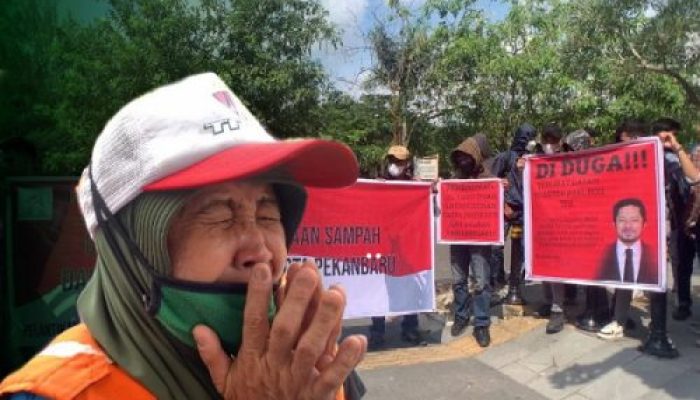Pj Wako Risnandar Diminta Copot Kabid Pengelolaan Sampah DLHK Pekanbaru