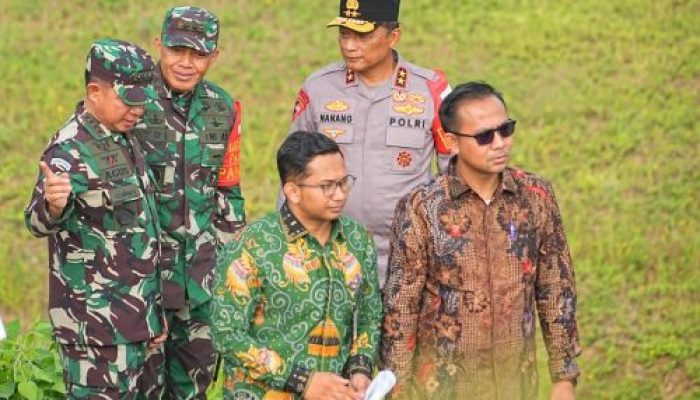 Panglima TNI Dampingi Presiden RI Tinjau Embung MBH dan Sumbu Kebangsaan di IKN