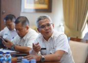 Pemprov Riau Hibahkan 3.000 Batang Paku Beton untuk Penanganan Jalan Longsor di Tembilahan