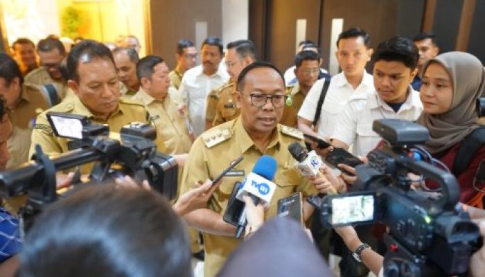 Pj Gubri Rahman Hadi Kumpulkan Seluruh Kepala OPD Pemprov Riau, Ini Tujuannya