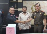 Penyerahan Tersangka Tahap II Terhadap Tersangka RR Kepala Bea Cukai Provinsi Riau TA 2019 s/d 2021 Terkait Perkara Impor Gula PT SMIP