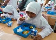 Ratusan Anak di Pekanbaru Jalani Simulasi Makan Bergizi Gratis